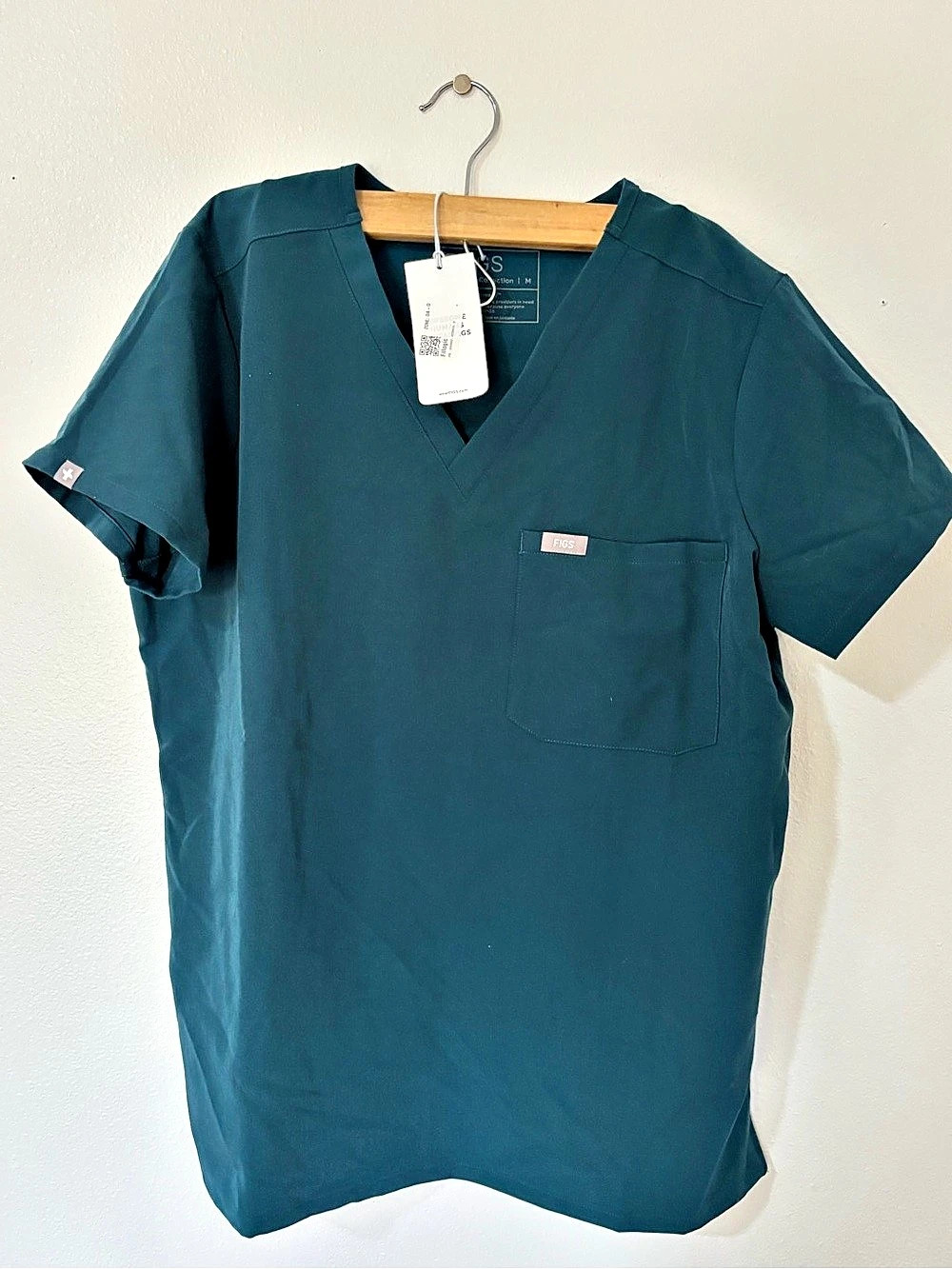 FIGS Catarina V-Neck Scrub Top Caribbean Blue Size Medium NWT